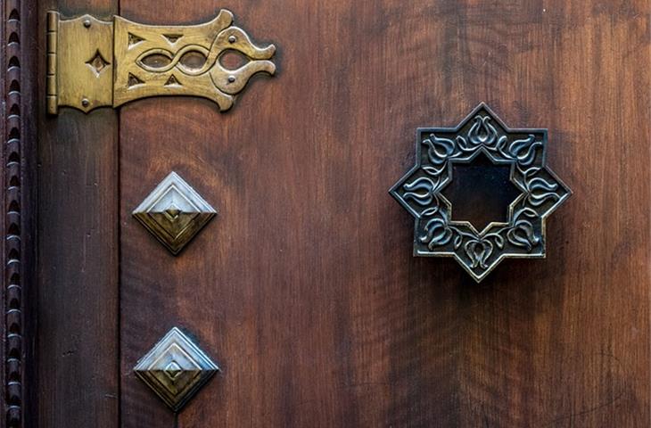 wide throw cabinet hinges