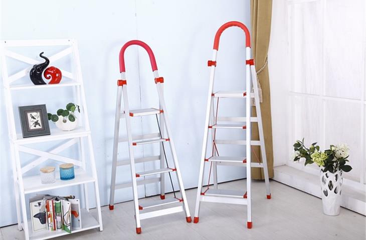 Embedded Folding Handle