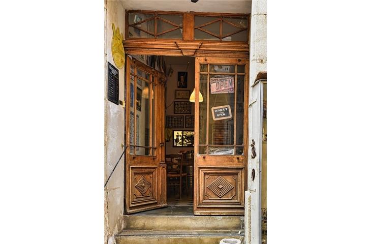 hidden latch door
