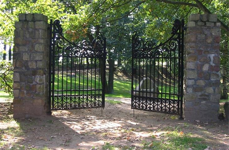 black iron gate hinges