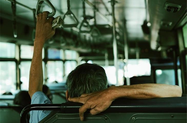 bus hinges