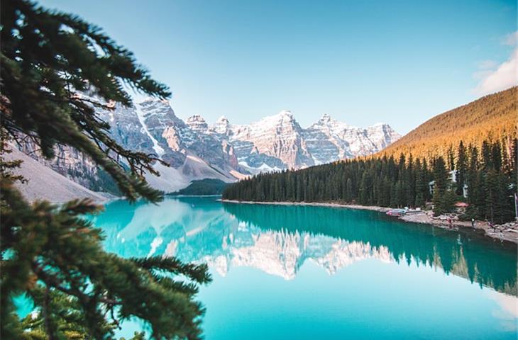 hardware distributors canada