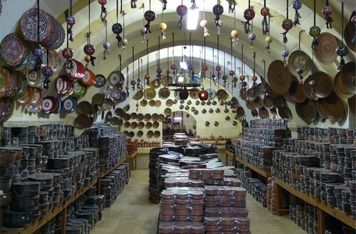 decorative hardware showroom